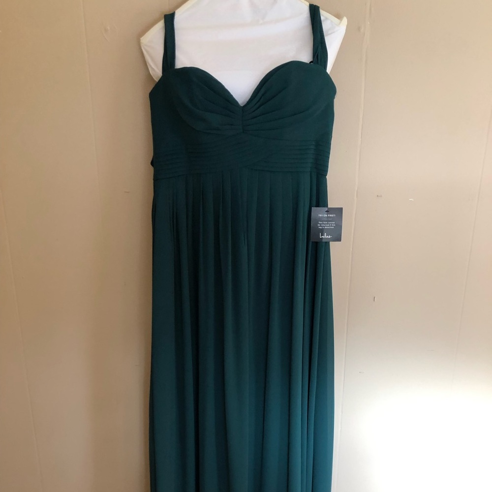 Lulus green formal dress Never Worn